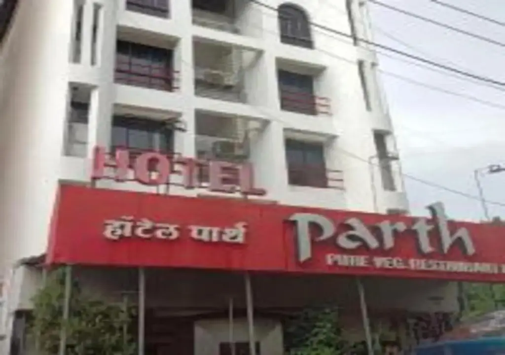 Hotel Parth — фото 1