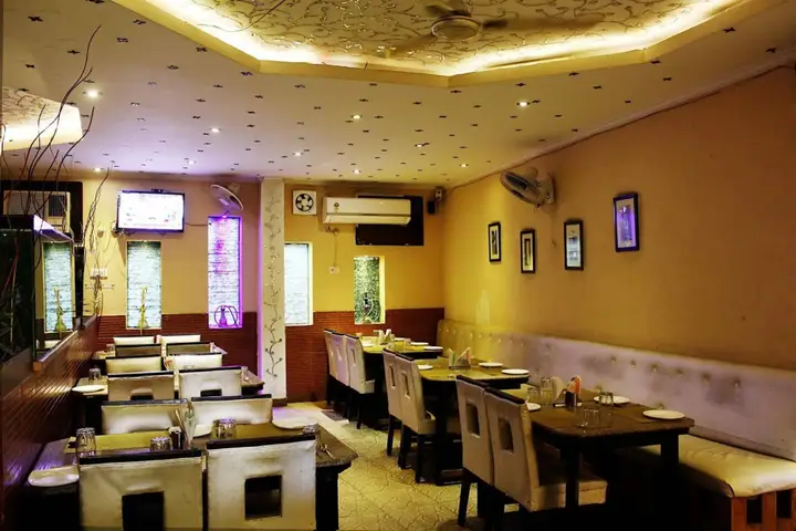 Алвар: Hotel Aashyana