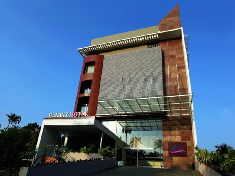 Вайпин: Paravoor Galaxy Hotel