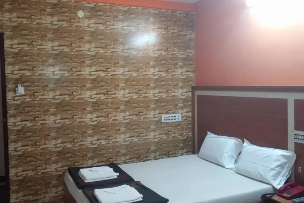 Ченнаи: DM Travellers INN