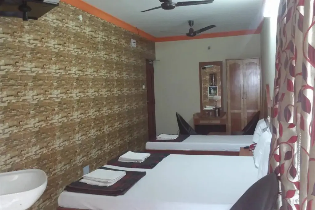 Ченнаи: DM Travellers INN