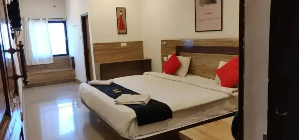 Аурангабад: Etranger Resorts