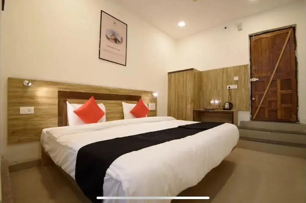 Аурангабад: Etranger Resorts