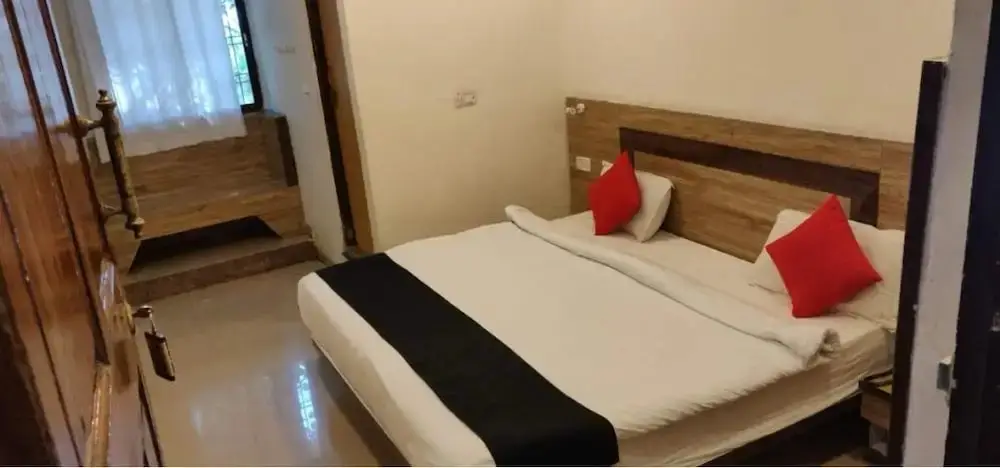 Аурангабад: Etranger Resorts