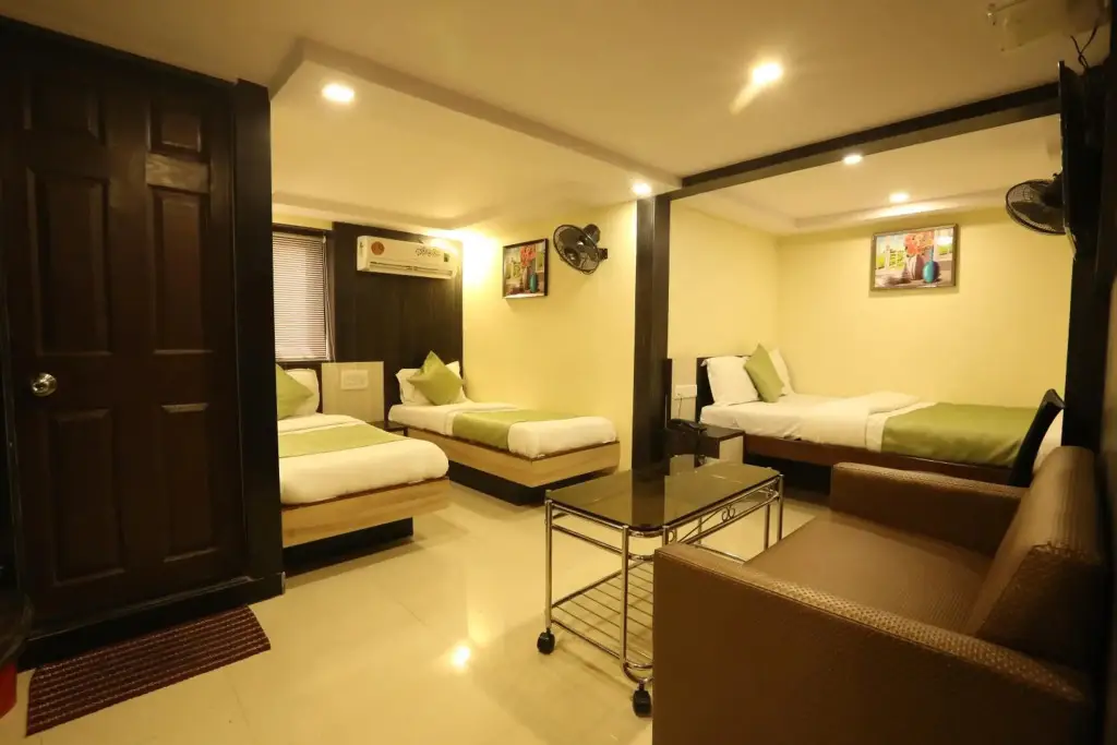 Мумбаи: Hotel Happyland