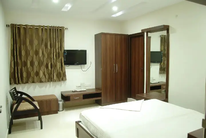 Шамшабад: Hotel VJR Residency