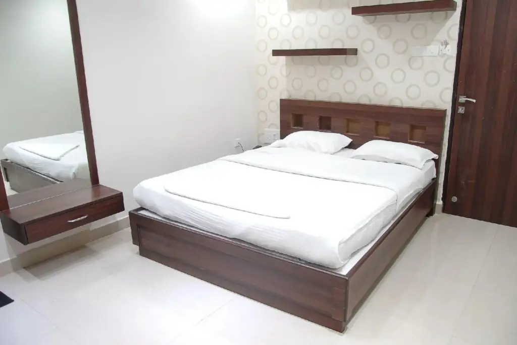 Шамшабад: Hotel VJR Residency