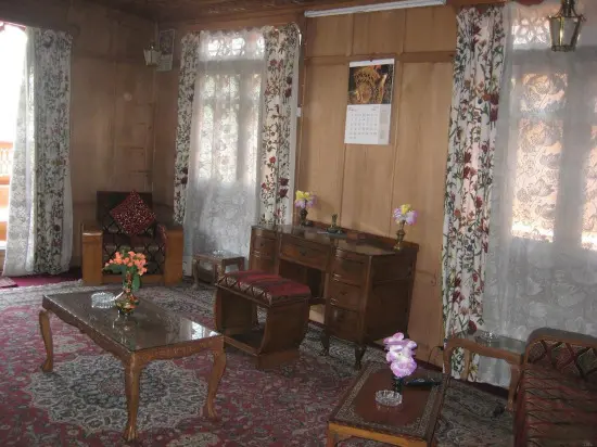 Шринагар: Buckingham Palace Group Of House Boats