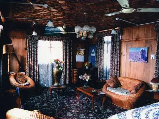 Шринагар: Buckingham Palace Group Of House Boats