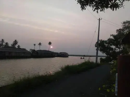 Кумараком: Backwater Breeze