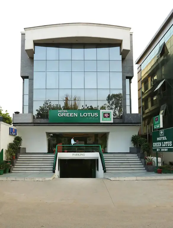 Нью-Дели: Green Lotus