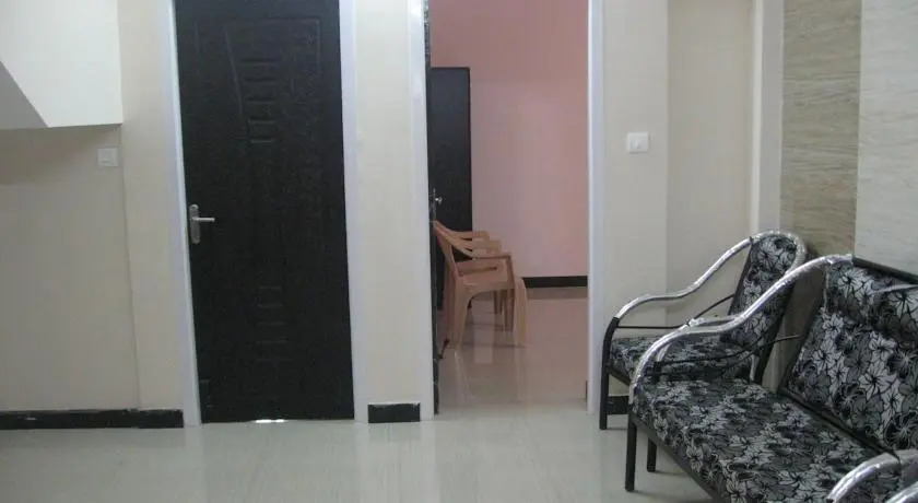 Ути: Divvaesh Residency