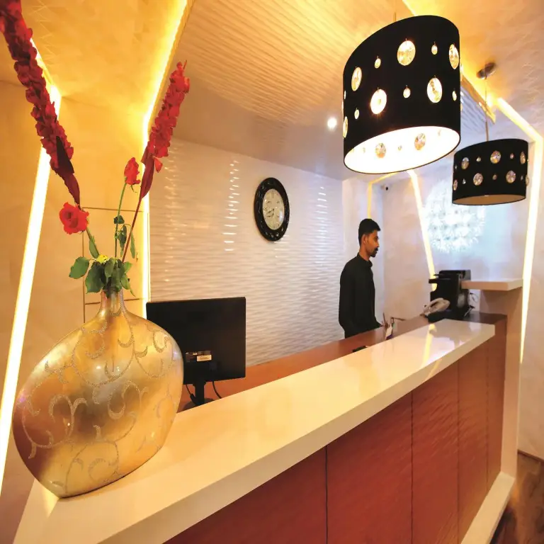 Султан-Батери: Holiday Hill Hotel & Suites