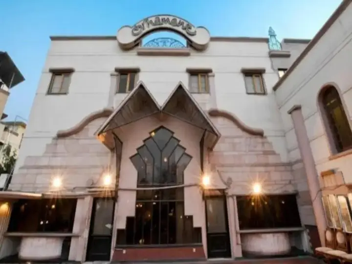 Мумбаи: Rajhans Hotel