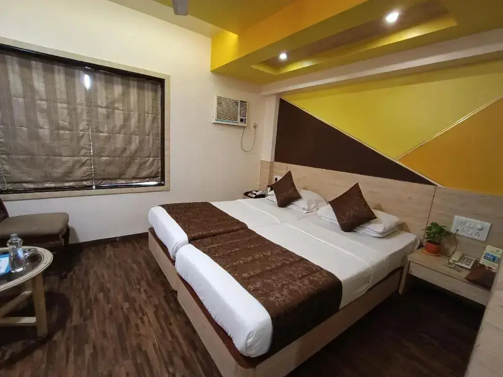 Мумбаи: Rajhans Hotel