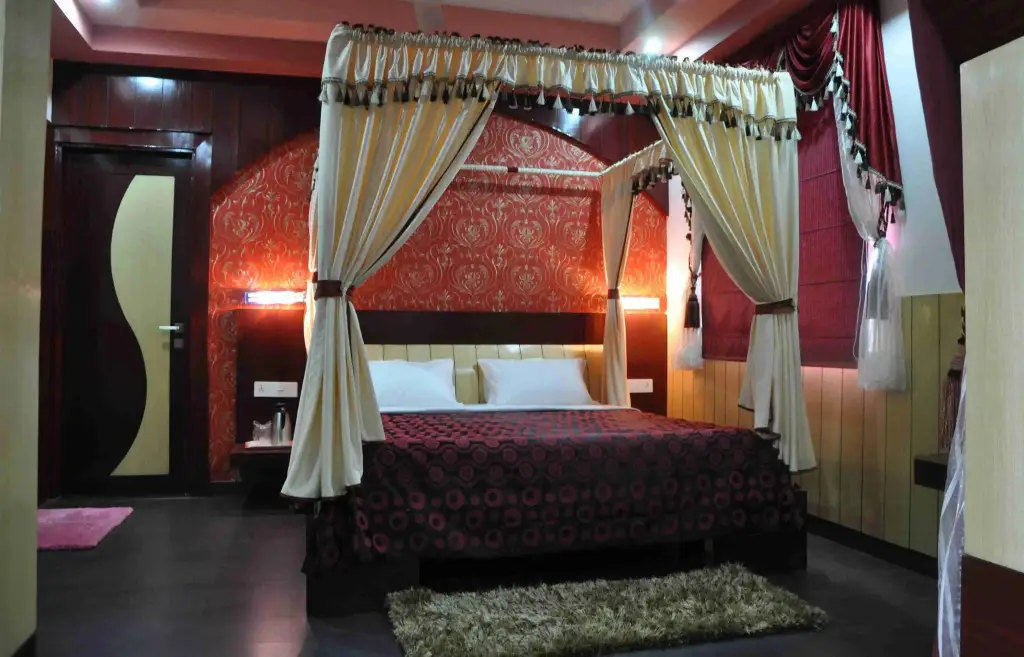 Кота: Hotel Madhushree