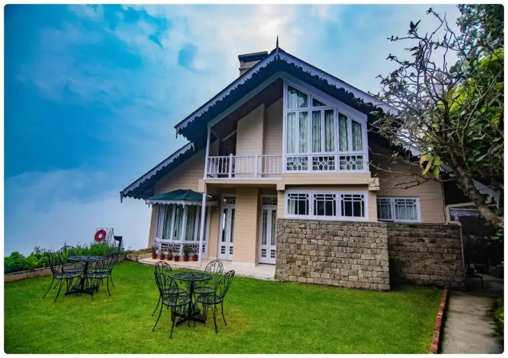 Дарджилинг: Cedar Inn
