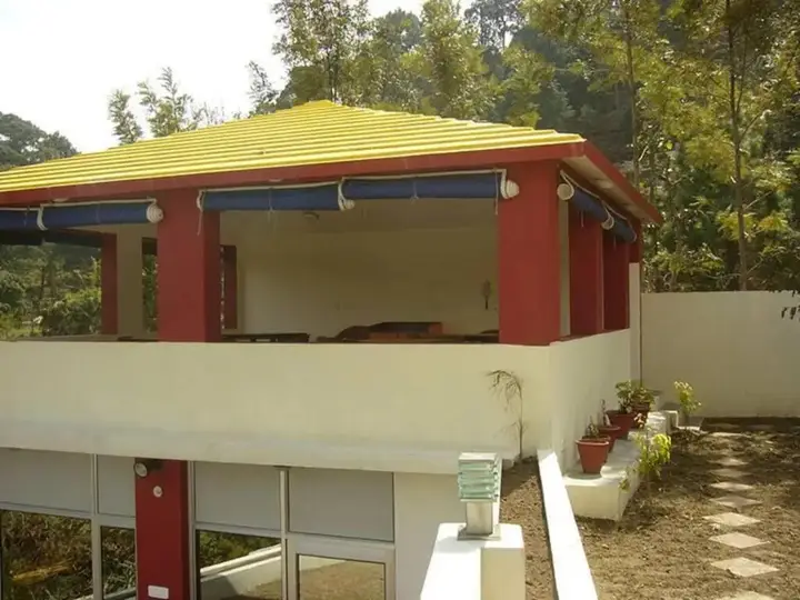 Парвану: Royal Huts Resort