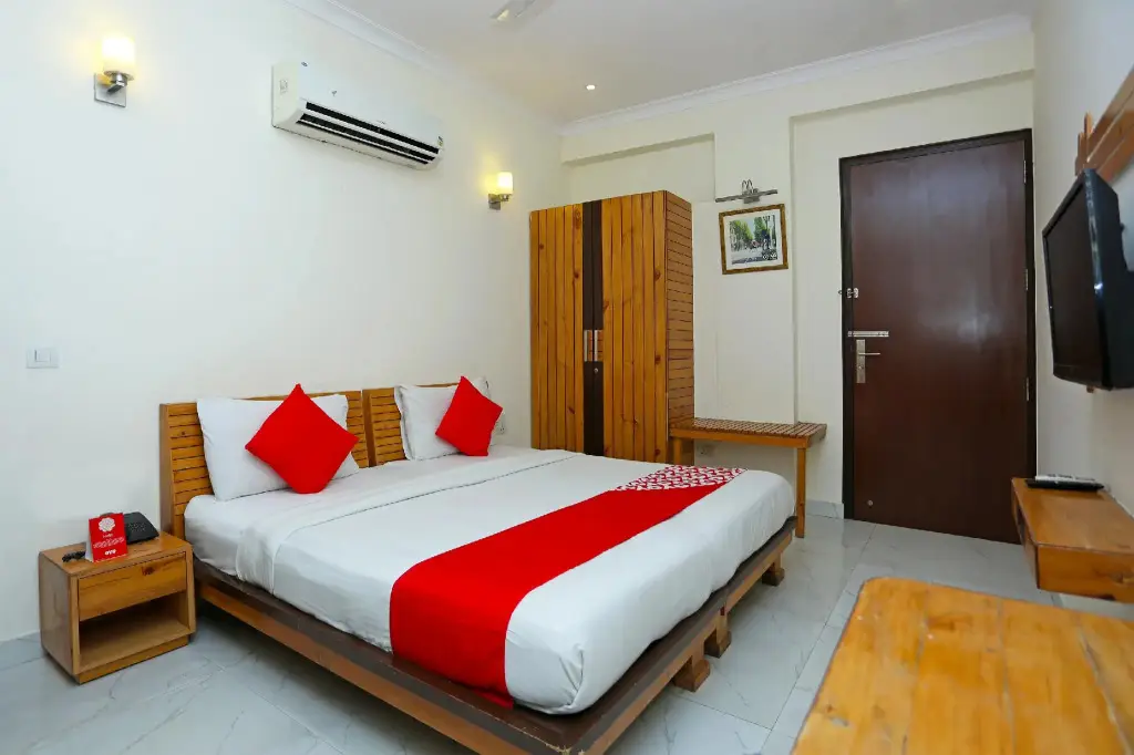 Гуруграм: Capital O 325 Hotel Silver Star