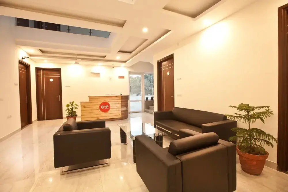 Гуруграм: Capital O 325 Hotel Silver Star