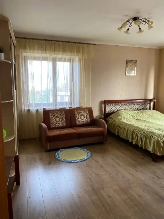 Квартира Cолнечная, уютная квартира 50кв.м рядом с метро — фото 1