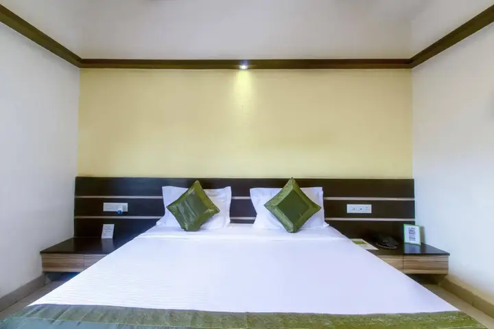 Индаур: Hotel Golden Treat
