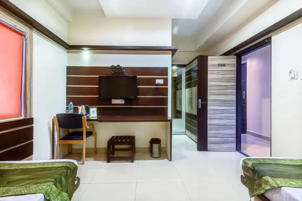 Индаур: Hotel Golden Treat
