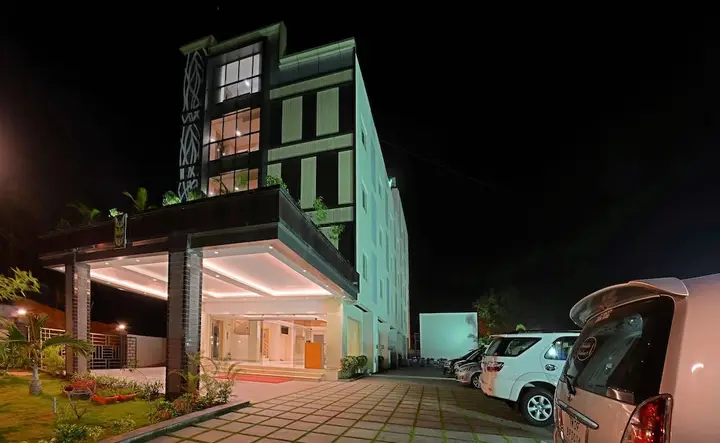 Веллор: Poppys Anukula Residency - Vellore