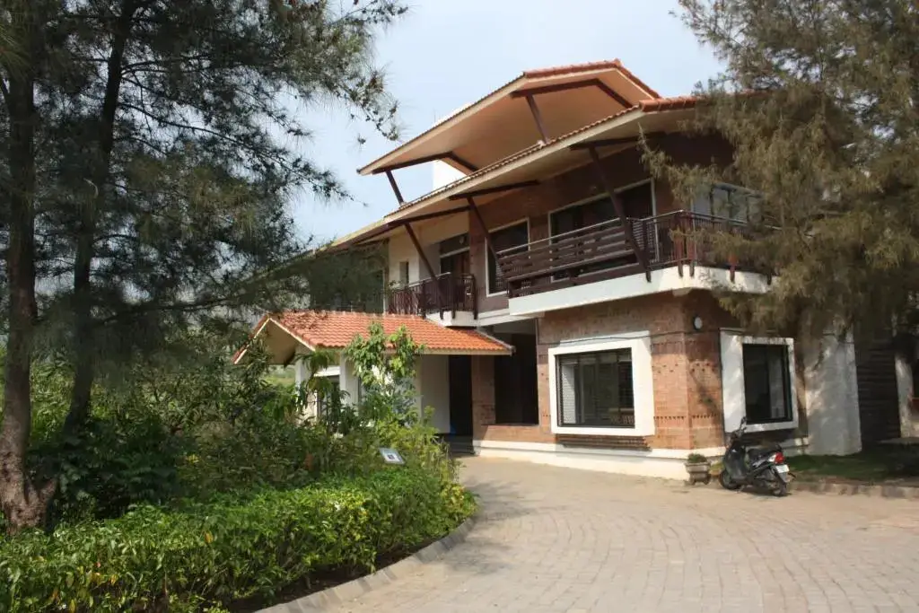Хандала: The Ark Wellness Retreat