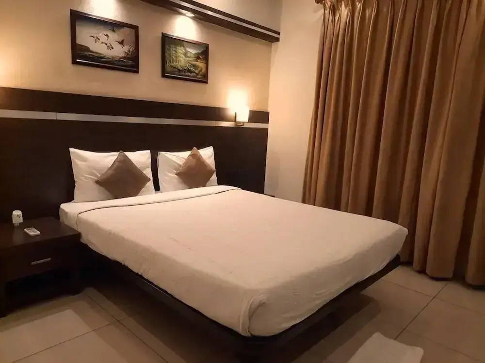 Бангалор: Nagarjuna Suites