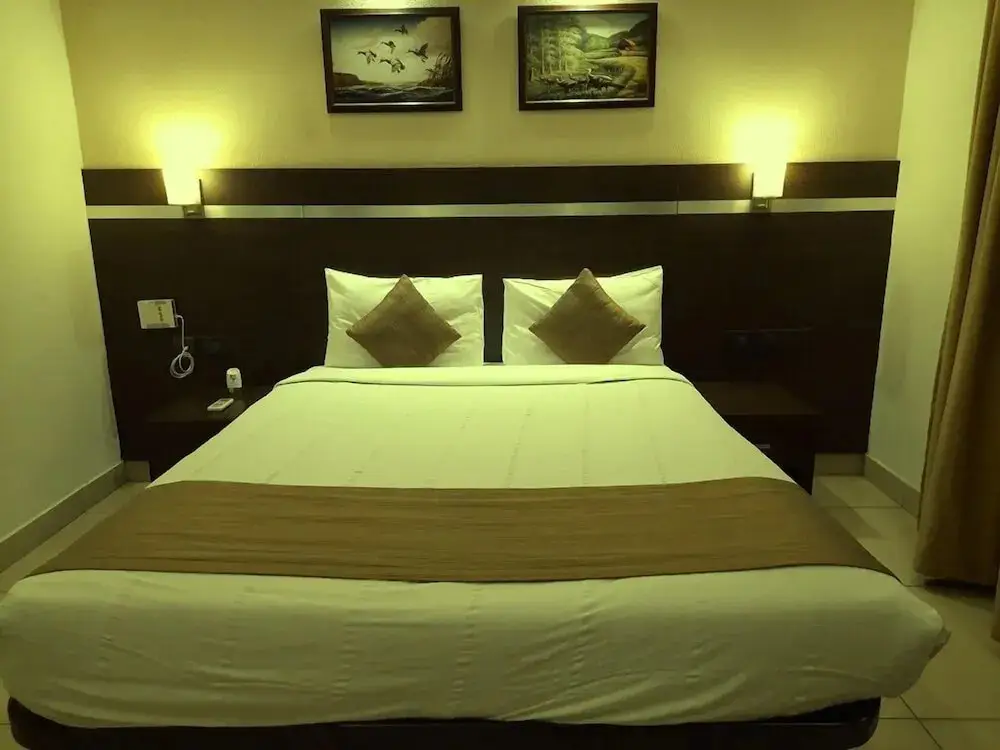 Бангалор: Nagarjuna Suites