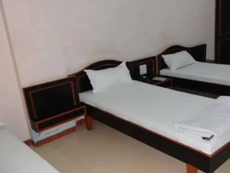 Индаур: Hotel Mangal Regency