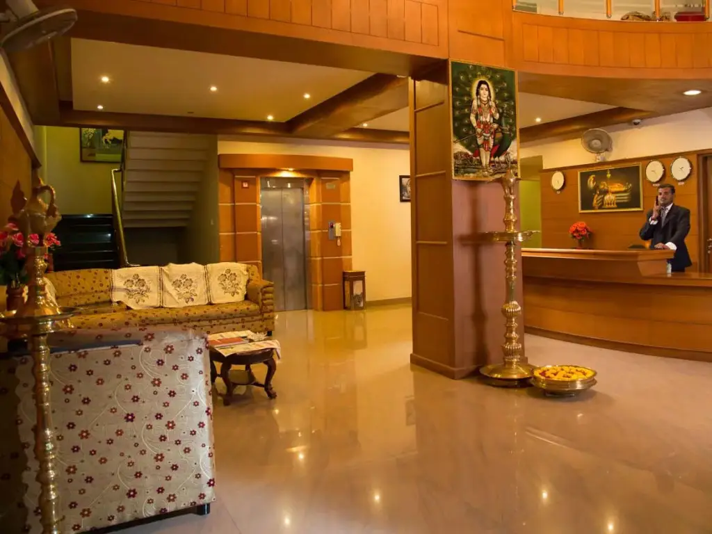 Пувар: Hotel Geethu International