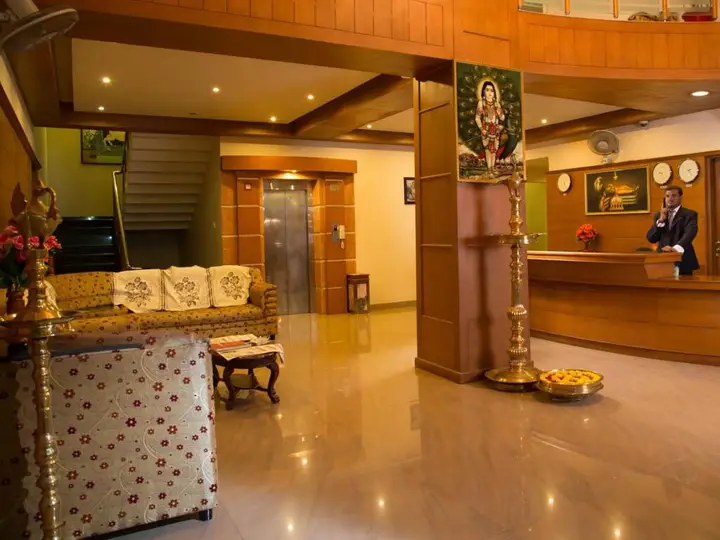 Пувар: Hotel Geethu International