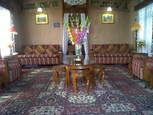 Kings Rose Houseboat — фото 1