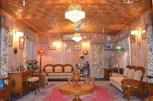 Шринагар: Kings Rose Houseboat