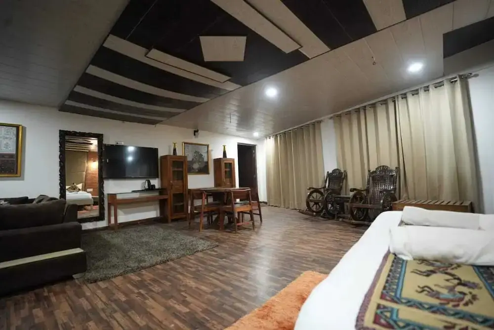Наинитал: Hotel Robinsson Palace