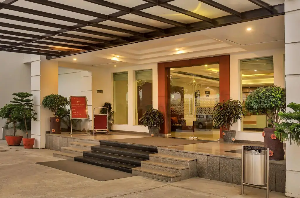 Крепость Ramnagar: hotel Ananya Regency