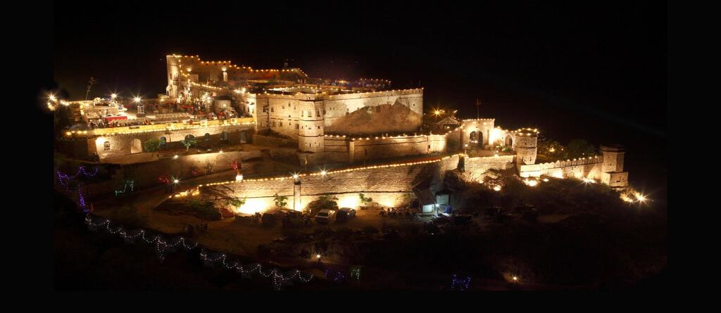 Алвар: Отель Dadhikar Fort