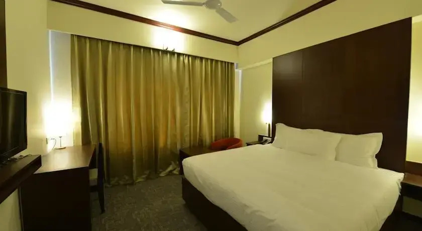 Вадодара: Hotel The Grand Saakar Tiara