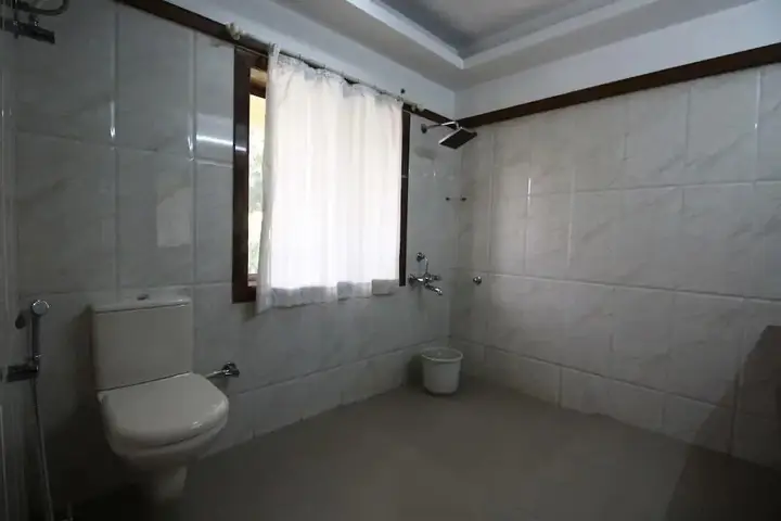 Лонавала: Neat Space
