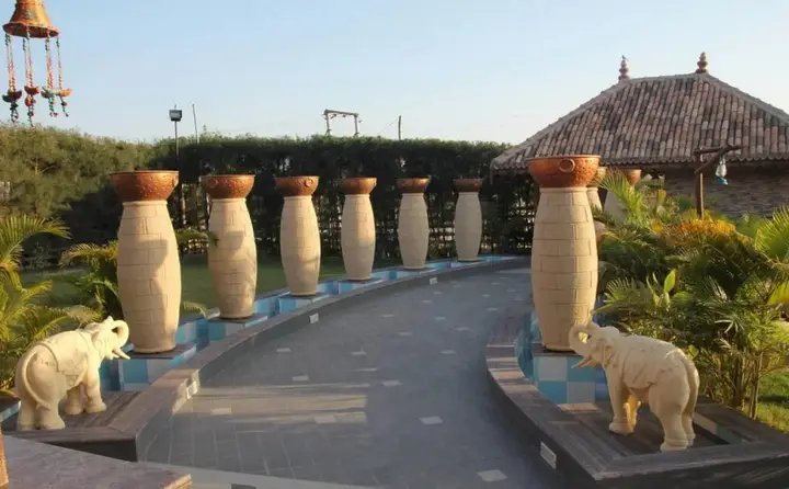 Бхудж: City The Village