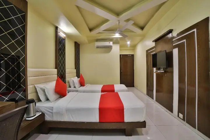 Ахмедабад: Capital O 1967 Hotel Kalash Residency