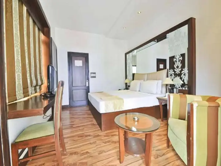 Бангалор: Hotel VT Paradise