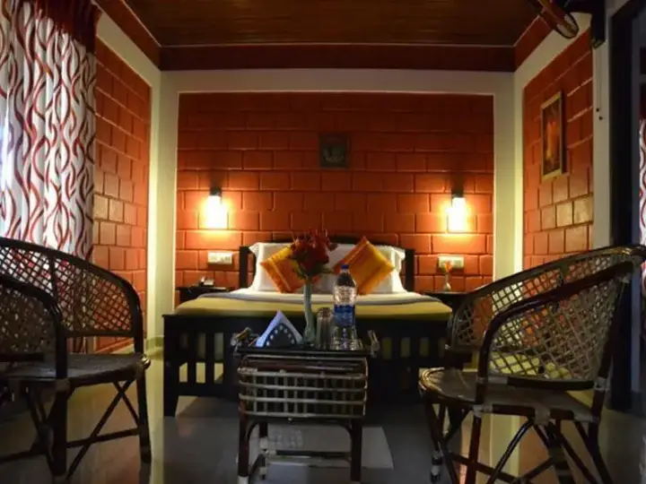 Кумили: Poetree Sarovar Portico