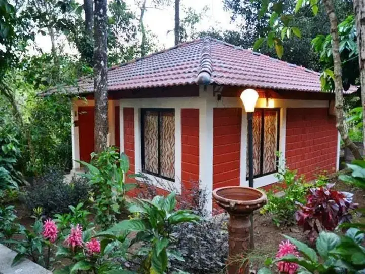 Кумили: Poetree Sarovar Portico