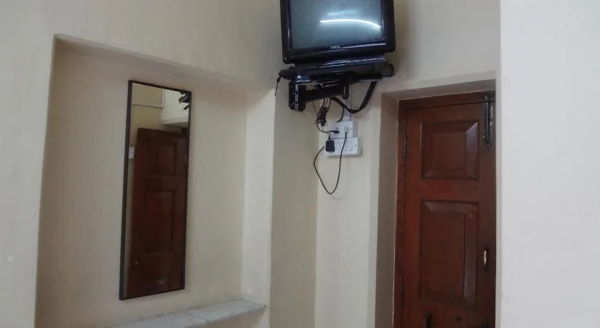 Пуна: Hotel Rajmandir