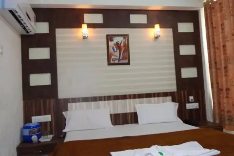 Hotel Om Palace — фото 1