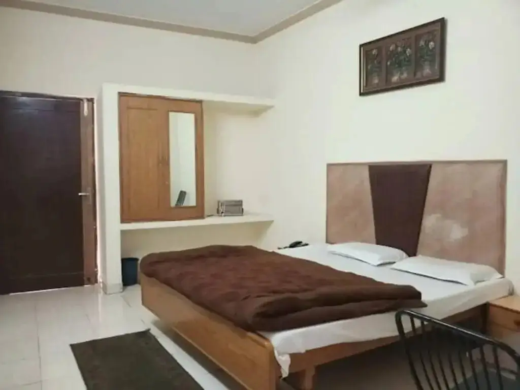 Нурпур: Hotel Budha