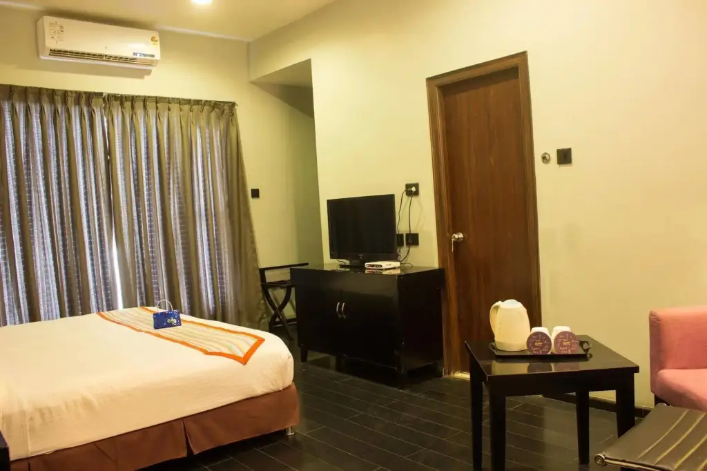 Нагпур: The Travotel Suites Nagpur